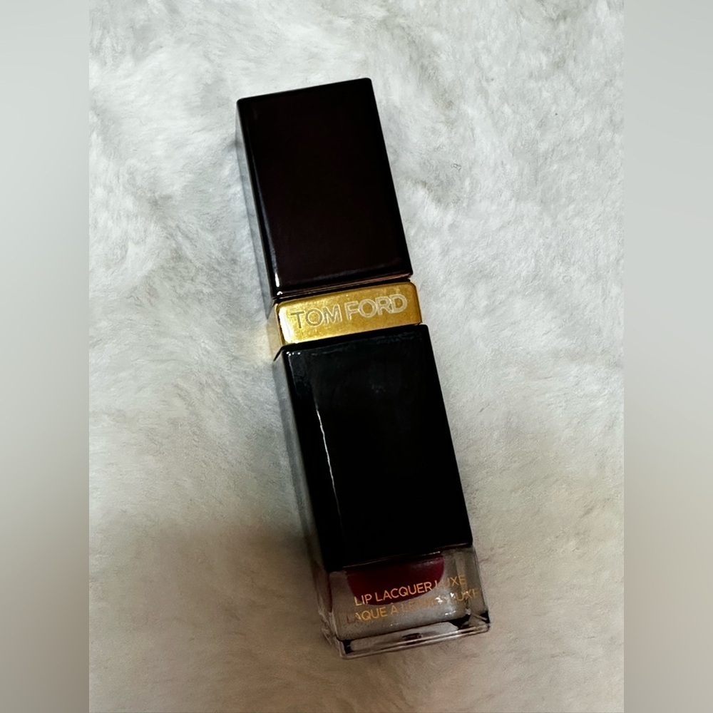 Tom Ford Lip Lacquer Luxe - Rich Plum burgundy red
